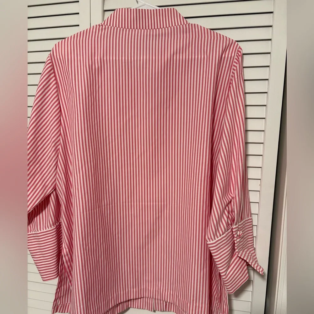 Gretchen Scott Designs Pink and White Forget me Knot button down - Picture 5 of 6
